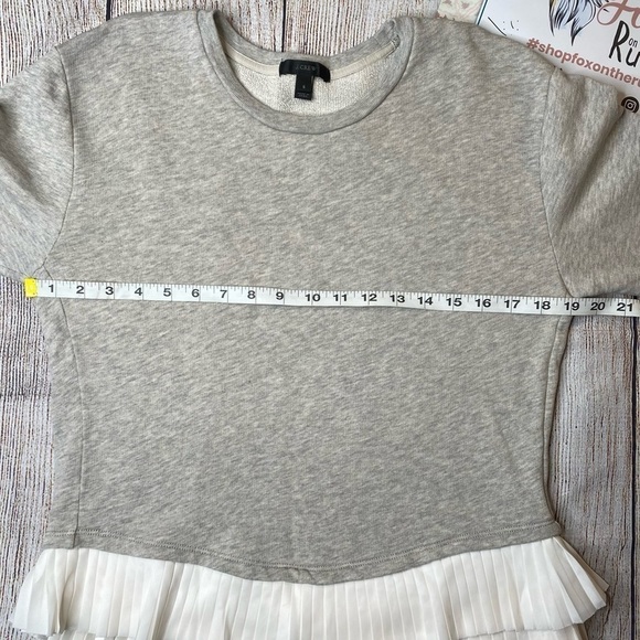 𝅺J. Crew Ruffle-Hem Sweatshirt Size Small - Picture 9 of 10